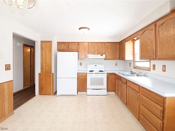 5th image of 2535 Fulton Rd