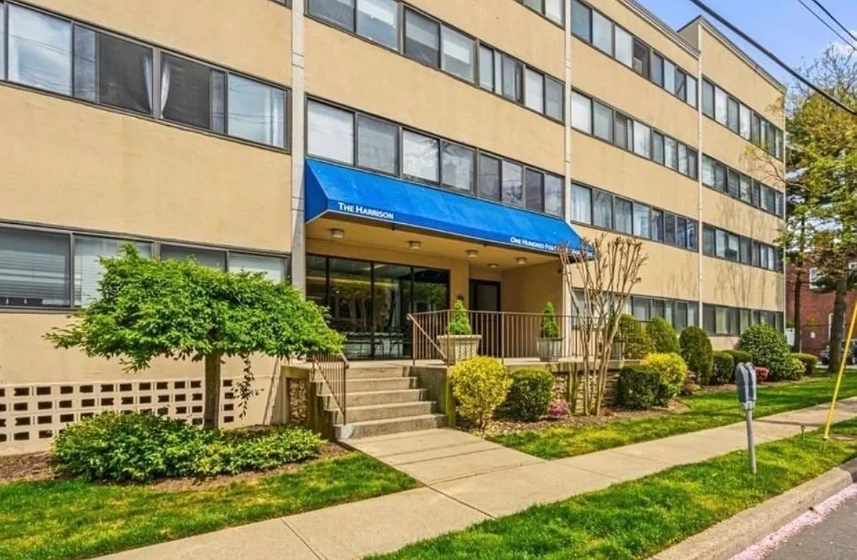 1 bed, 800 sqft, $2,900 — Photo 1