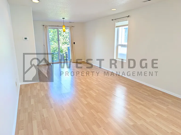 519 SW 207th Ave — Photo 5