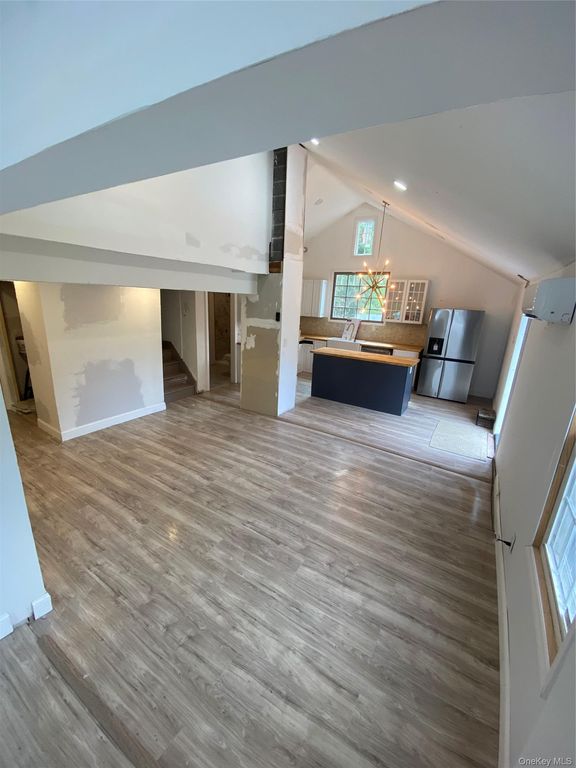 Apartment in Windsor - View 3