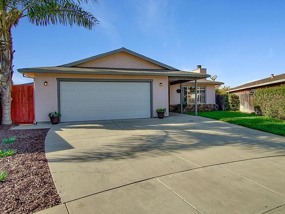 3rd image of 921 Peach Ct