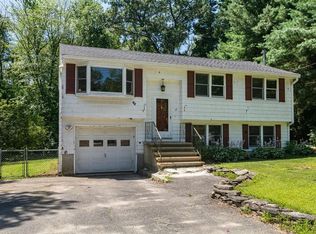 17 Tomahawk Dr, Billerica, MA 01821