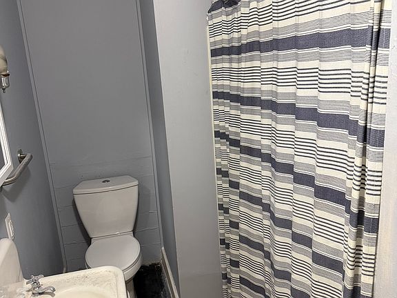 4th image of 31 Deering St #2