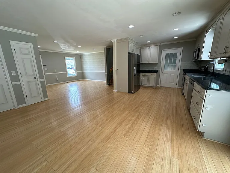 108 Jason Dr — Photo 2