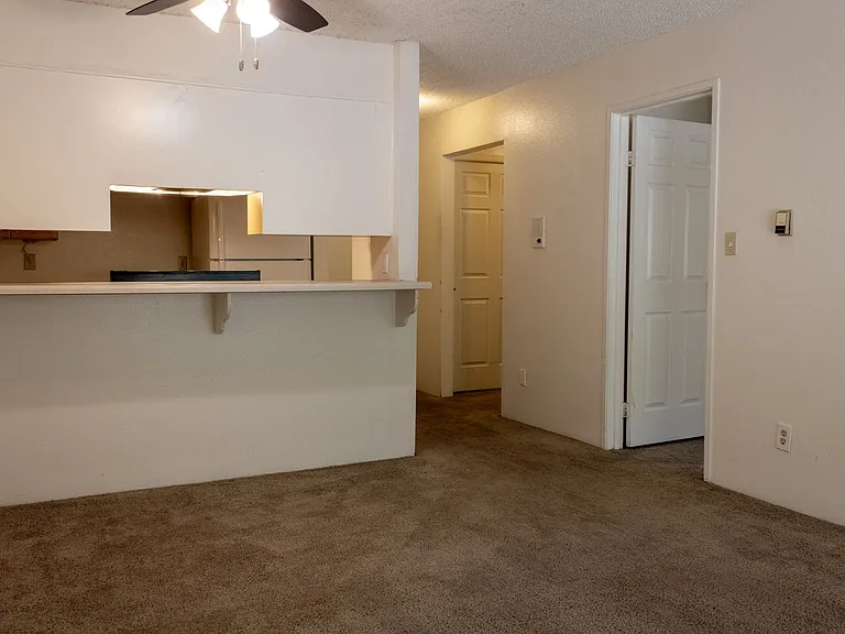 Big Horn Apartments — Photo 6