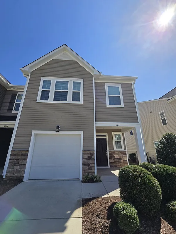 3 bed, 2.5 bath, 1754 sqft, $2,095 — Photo 1