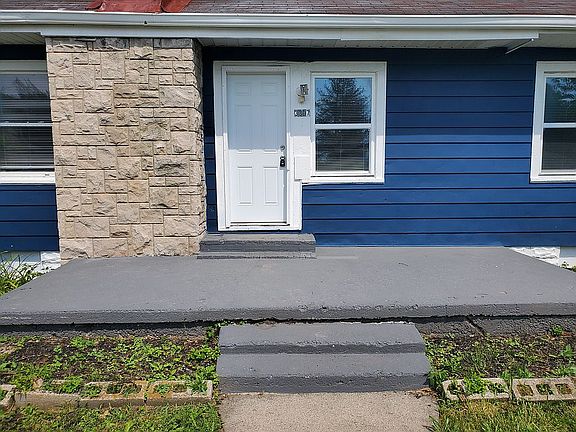 2nd image of 3307 Hovey St