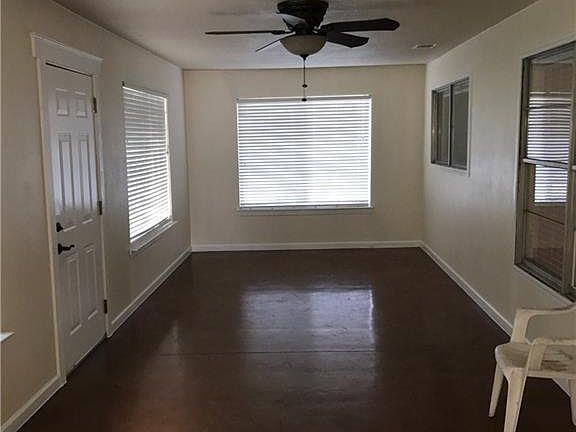 2nd image of 2015 Corona Dr