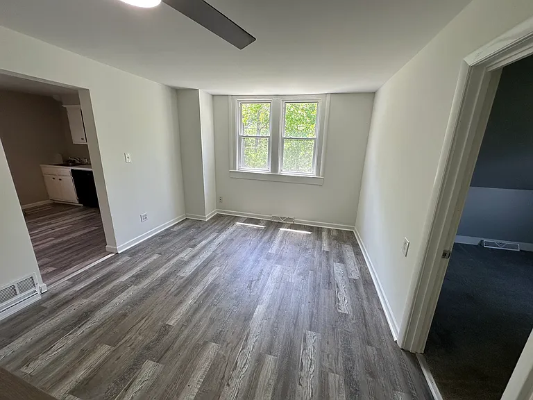 19 Maishoss St #2 — Photo 3