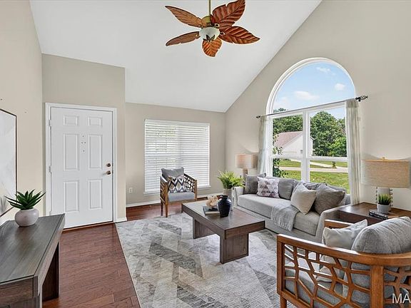 2nd image of 160 Hunters Run Ct