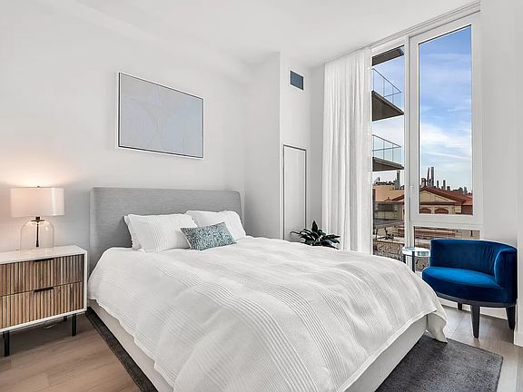 3rd image of 29-17 40th Ave #514