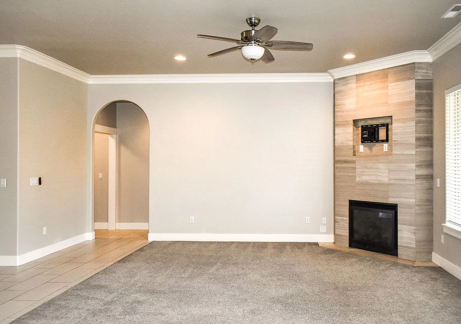 Single-Story Home in Horn Rapids Golfing Community — Photo 4