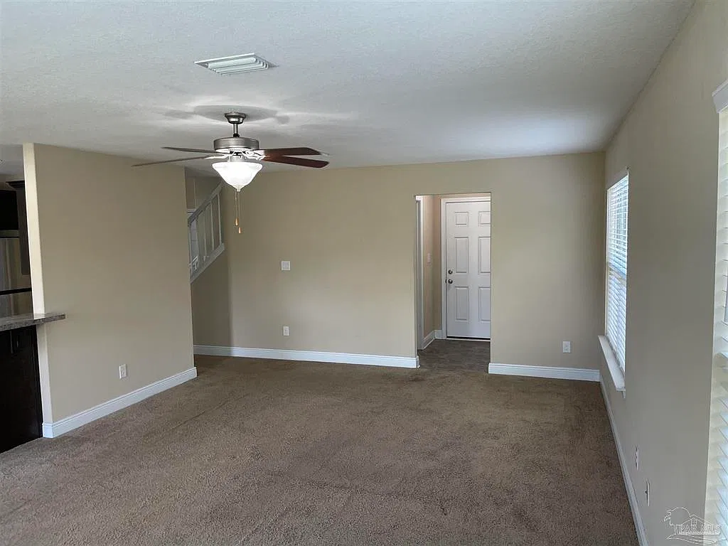 3 bed, 2.5 bath, 1648 sqft, $1,800 — Photo 1