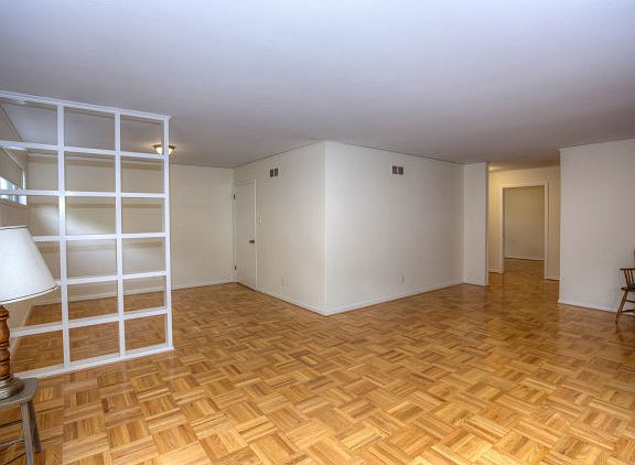 4th image of 726 Cherry Ave