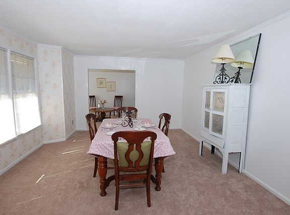 3rd image of 131 Court Inn Ln