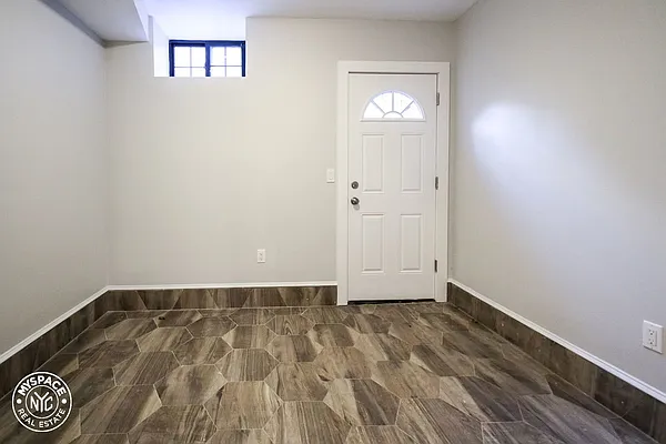 Rented by MySpaceNYC | media 46