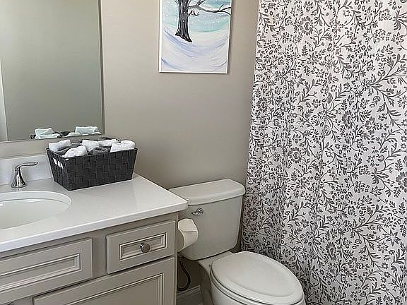 Guest Room Bathroom