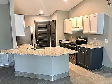 3 bed, 1215 sqft, $1,750 — Photo 3