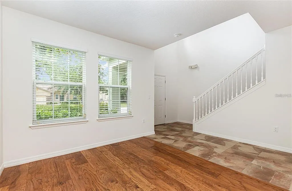 6 bed, 3.5 bath, 2870 sqft, $3,300 — Photo 2