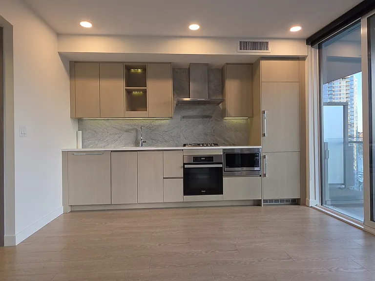 89 Nelson St #1704 — Photo 7