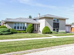 10743 S Lavergne Ave, Oak Lawn, IL 60453