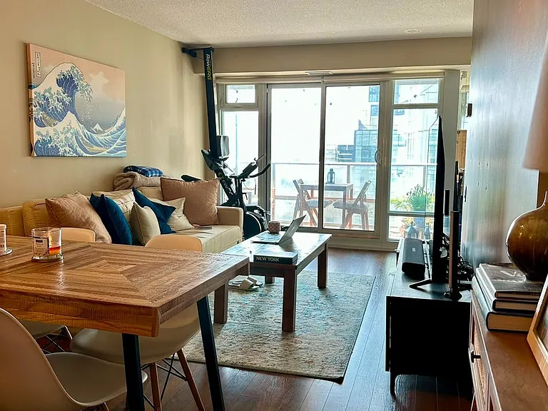 2191 Yonge St #804 — Photo 1