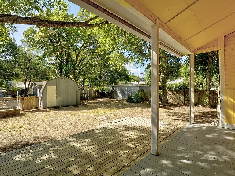 304 Olive St — Photo 25
