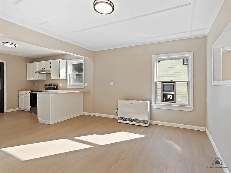 15 Elmhurst St — Photo 13