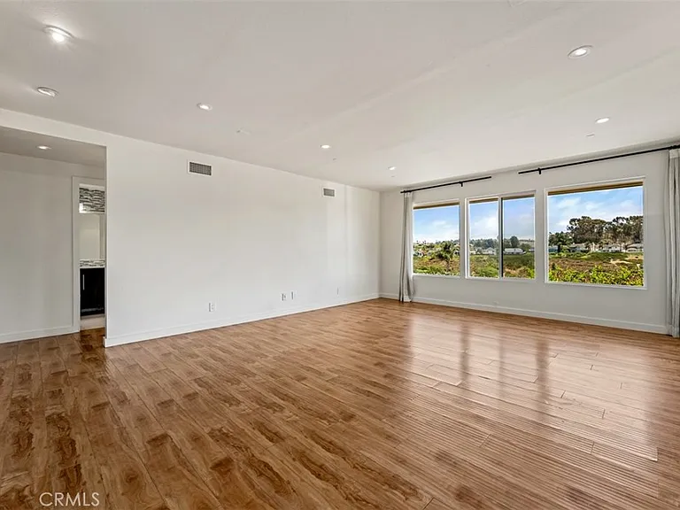 23932 Flores Ave — Photo 13