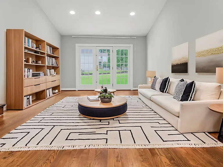 11419 Lund Pl — Photo 3