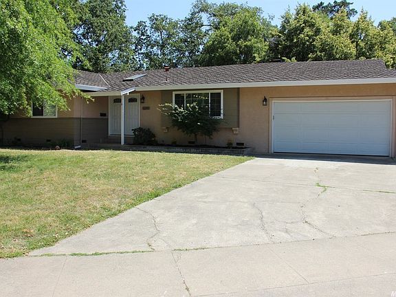 2nd image of 6390 Parkcreek Cir