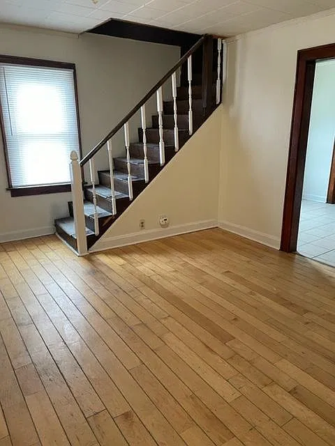 2 bed, 949 sqft, $750 — Photo 2
