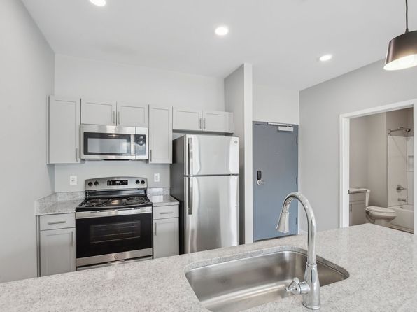 4040 Travis Dr APT 207