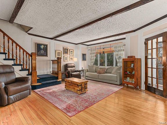 3rd image of 1826 Narragansett Avenue