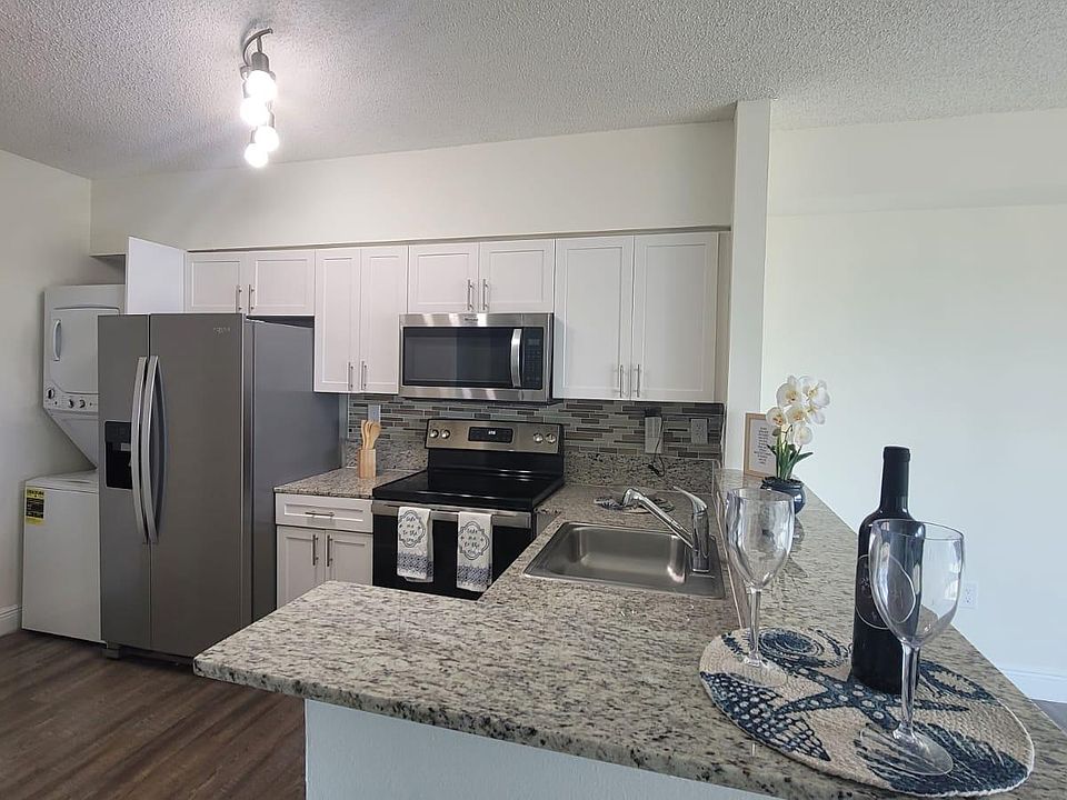 16800 N Bay Rd 812, North Miami Beach, FL 33160 Zillow