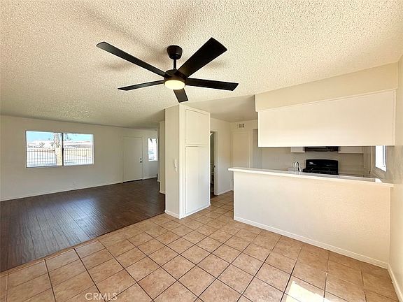 4th image of 345 N Eucalyptus Ave APT 1