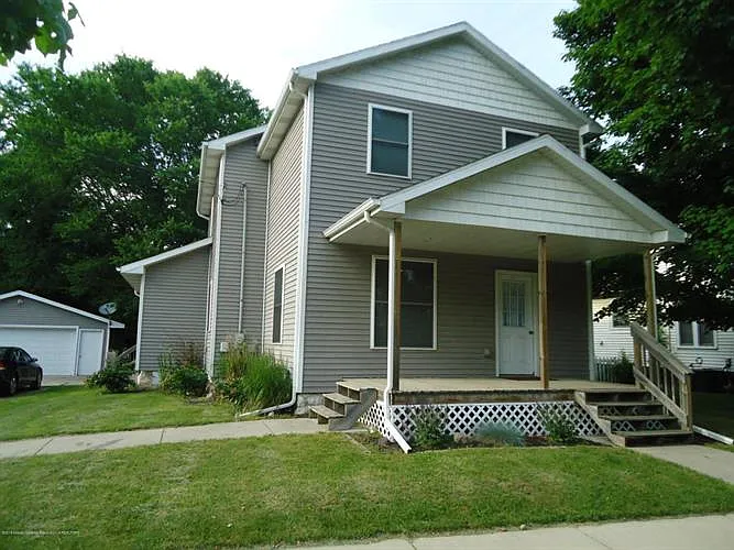 211 Upland Ave photo 1