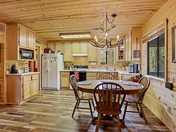 5th image of 3830 N Pine Rd