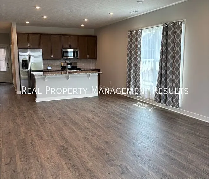 4814 Alaina Dr — Photo 2