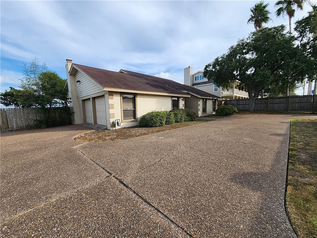 3 bed, 3.0 bath, 1930 sqft, $3,000 — Photo 4
