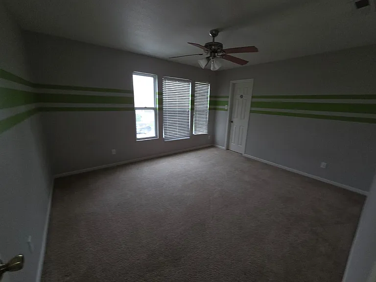 15473 Gallow Ln — Photo 10
