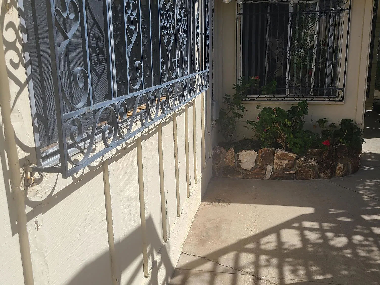 3 bed, 675 sqft, $1,995 — Photo 3
