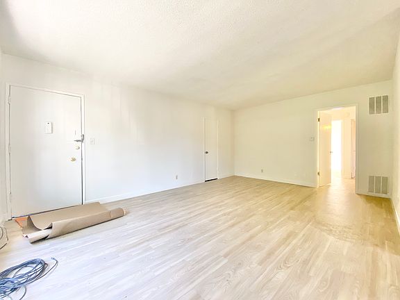 3rd image of 1215 N Fuller Ave APT 1