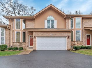 9049 Archer Ave, Willow Springs, IL 60480