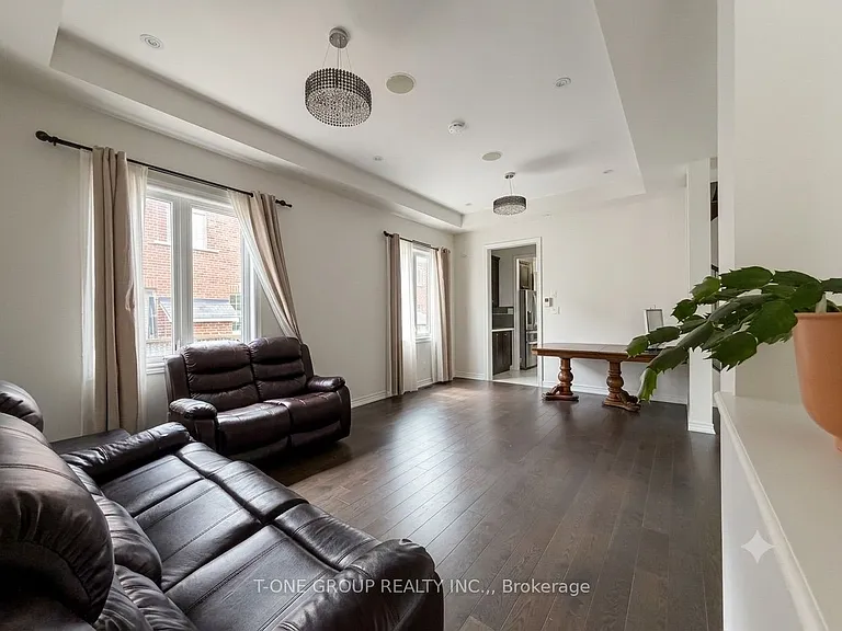 82 Fred McLaren Blvd — Photo 5
