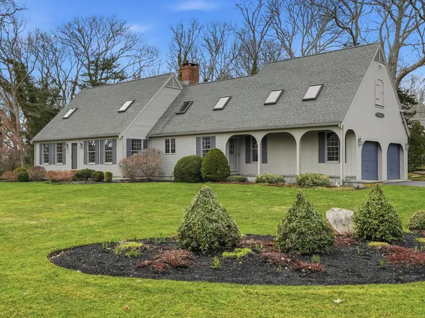 19 Nemasket Road, Falmouth, MA 02540