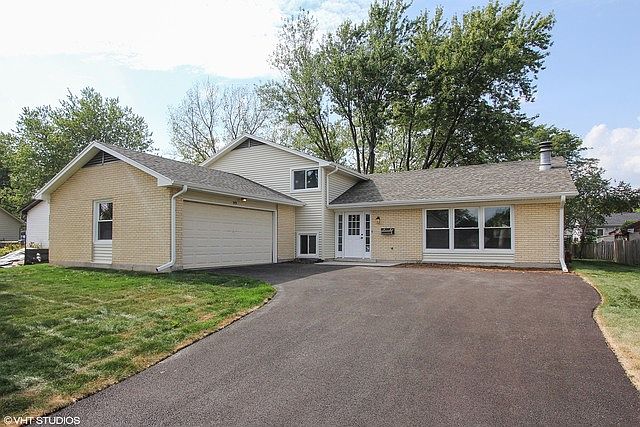 1st image of 345 Pebble Creek Dr