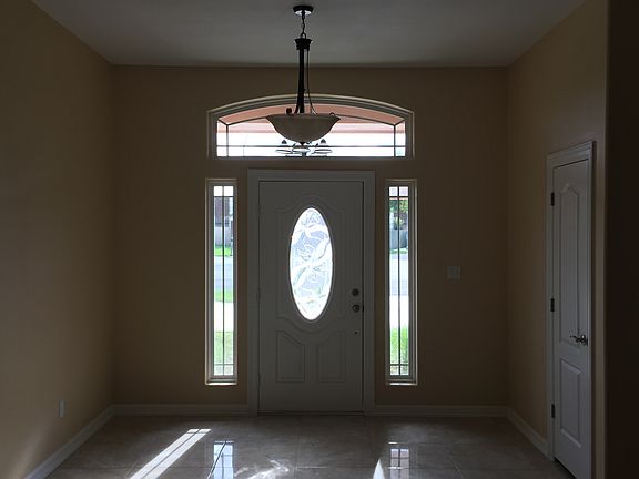 5th image of 64 Reina Esther Dr.