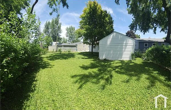 914 Leroy St — Photo 21