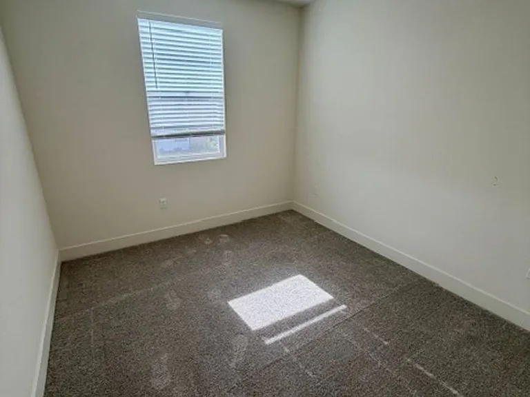 1825 Gordon Hammond Pl — Photo 7